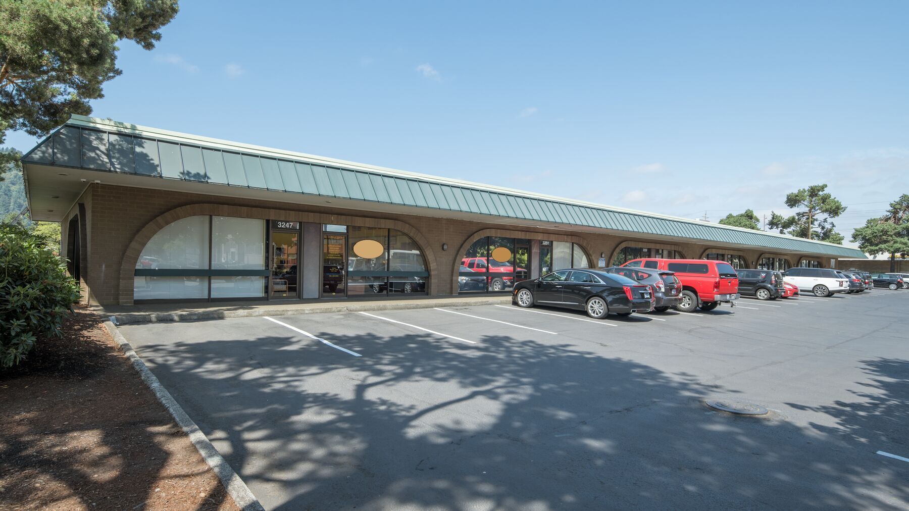 3571-3599 NW Yeon Ave, Portland, OR à louer Photo de l’immeuble– Image 1 sur 36