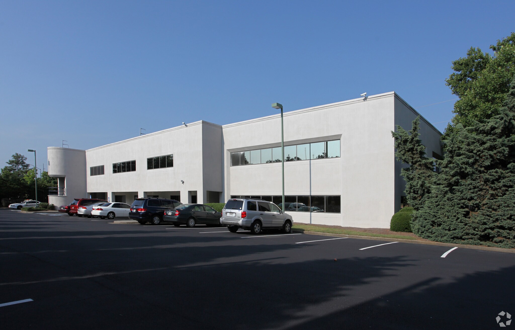 5855 Jimmy Carter Blvd, Norcross, GA à louer Photo principale– Image 1 sur 5