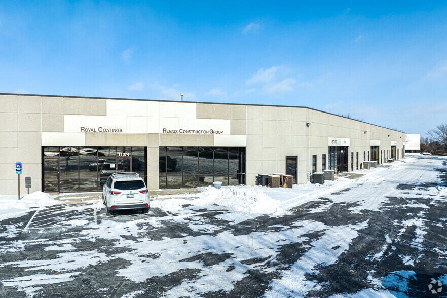 11382 Strang Line Rd, Lenexa, KS à louer - Photo de l’immeuble – Image 2 sur 6