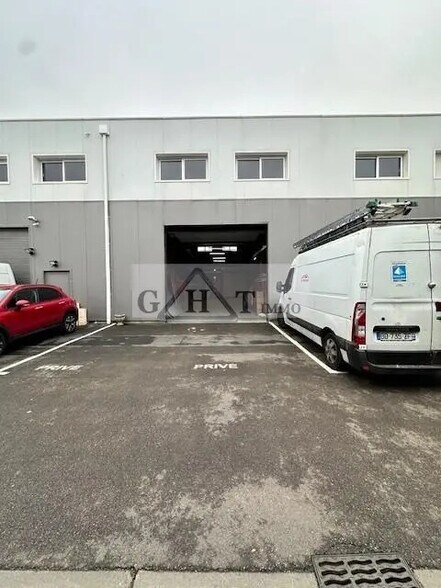 Industriel/Logistique dans Brie-Comte-Robert à louer - Photo de l’immeuble – Image 1 sur 6