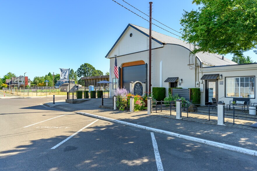 258 N Kutch St, Carlton, OR à louer - Photo de l’immeuble – Image 3 sur 25