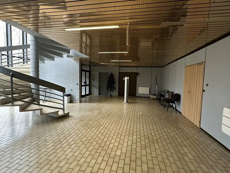 Bureau dans Reims à vendre - Photo de l’immeuble – Image 3 sur 7