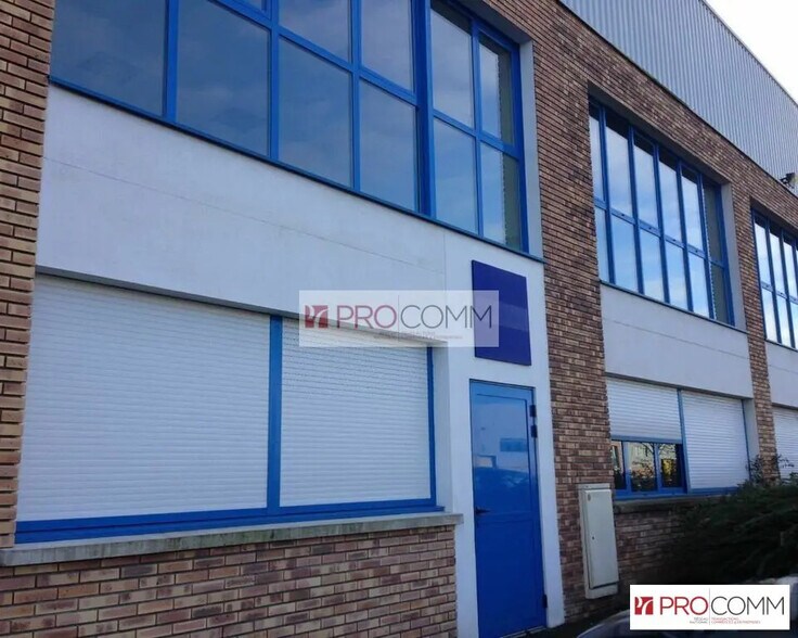 Local d’activités dans Chartres à louer - Photo de l’immeuble – Image 1 sur 6