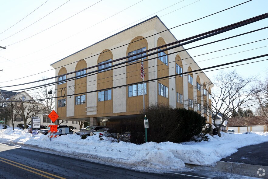 212 N Main St, North Wales, PA à louer - Photo de l’immeuble – Image 2 sur 23