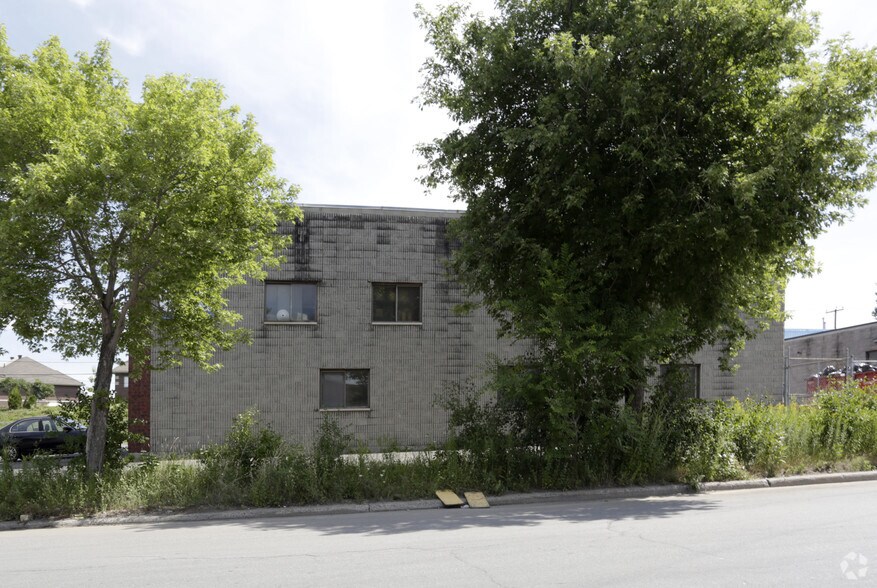 7470-7474 Av René-Descartes, Montréal, QC à louer - Photo de l’immeuble – Image 3 sur 4
