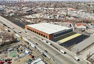 4275 Boston Rd, Bronx, NY à louer Photo de l’immeuble– Image 1 sur 5