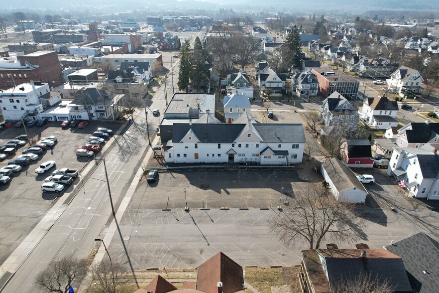 24 Madison Ave, Endicott, NY à louer - Photo de l’immeuble – Image 3 sur 53