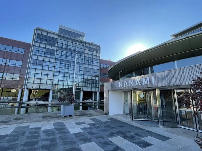 Bureau dans Rueil-Malmaison à louer - Photo de l’immeuble – Image 1 sur 13