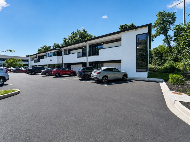 1314 Bedford Ave, Pikesville, MD à louer - Photo de l’immeuble – Image 3 sur 25