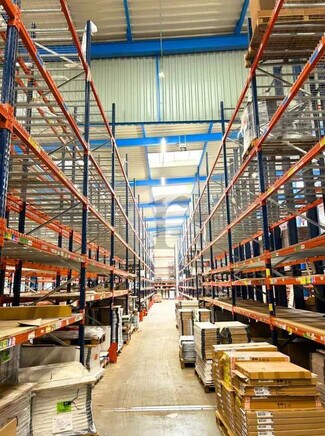 Plus de détails pour Local d'activités à louer