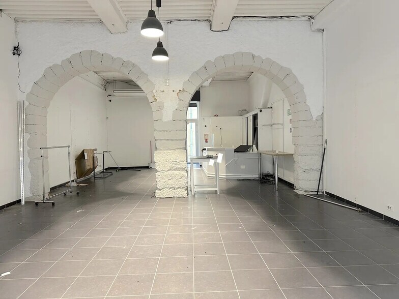 Local commercial dans Lyon à vendre - Photo de l’immeuble – Image 1 sur 8