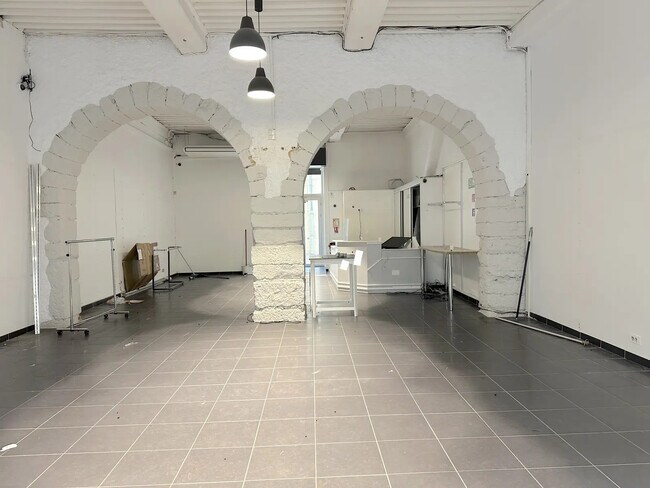 Plus de détails pour Local commercial à vendre