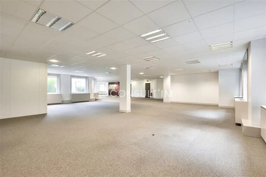 Bureau dans Suresnes à vendre - Photo de l’immeuble – Image 3 sur 9