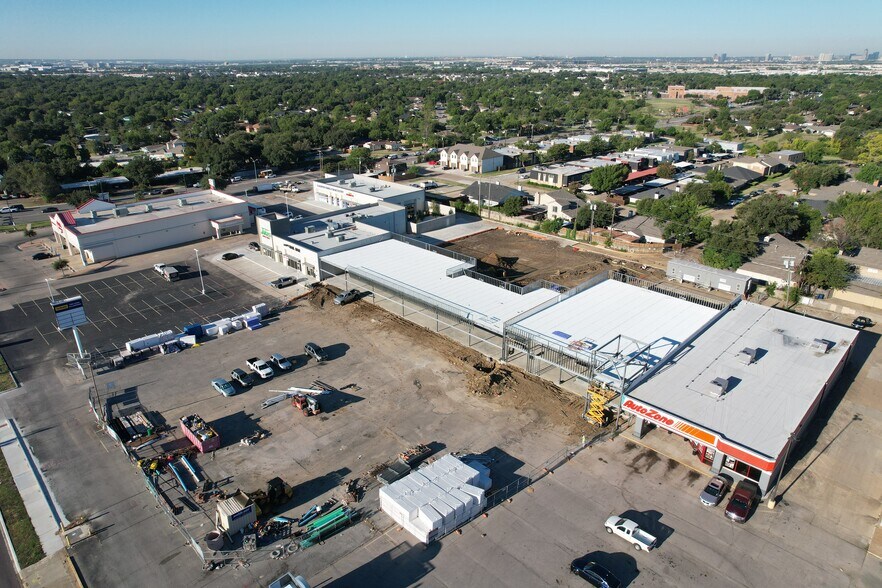 10051 Marsh Ln, Dallas, TX à louer - Photo de l’immeuble – Image 2 sur 2