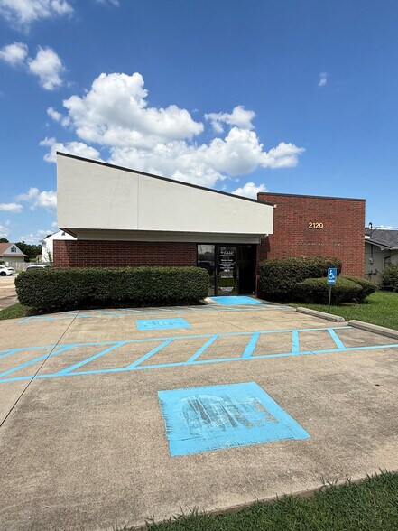 2120 Airline Dr, Bossier City, LA à louer - Photo de l’immeuble – Image 1 sur 4