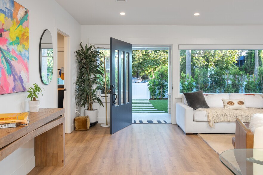 2616 Abbot Kinney Blvd, Venice, CA à vendre - Photo de l’immeuble – Image 3 sur 13