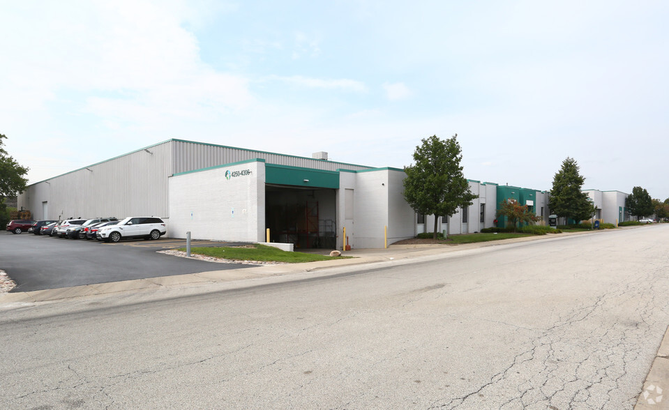 4250-4306 United Pky, Schiller Park, IL à louer - Photo principale – Image 1 sur 4