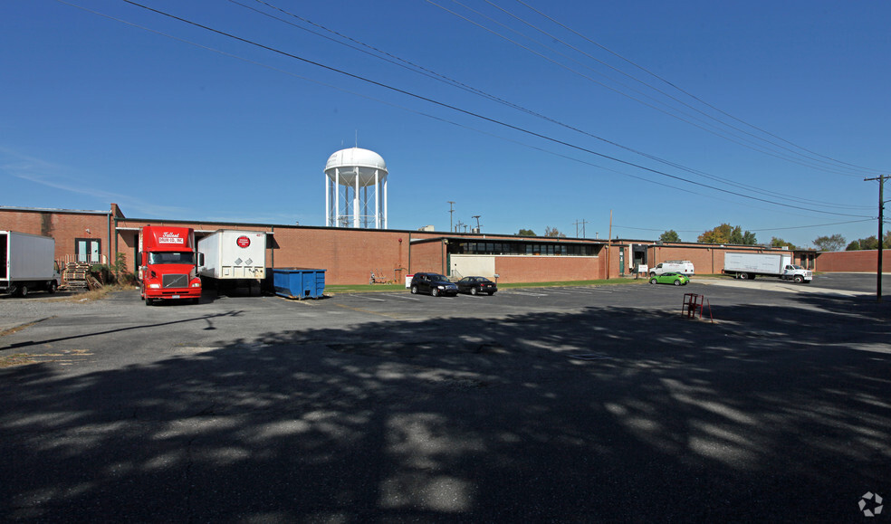 1230-1236 Industrial Ave, Gastonia, NC à louer - Photo de l’immeuble – Image 1 sur 11