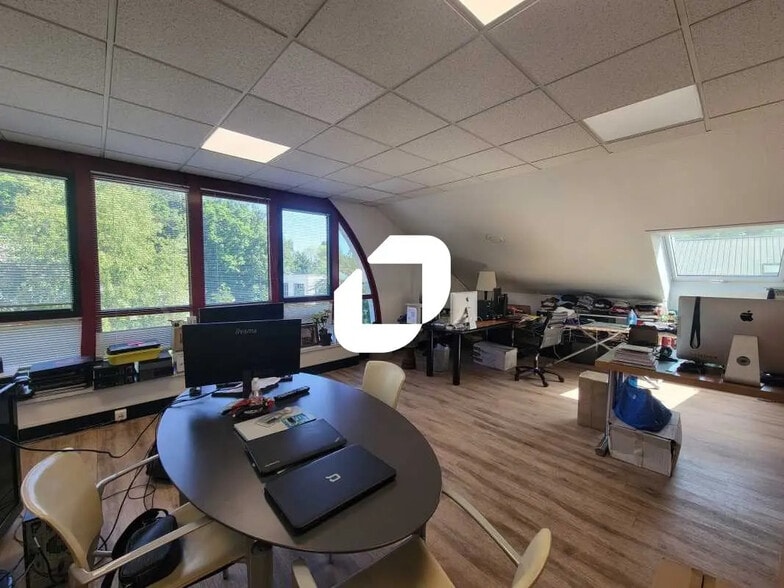 1 Rue De Terre Neuve, Les Ulis à louer - Photo de l’immeuble – Image 3 sur 20