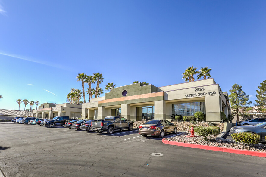 2685 S Rainbow Blvd, Las Vegas, NV à louer - Photo de l’immeuble – Image 1 sur 9
