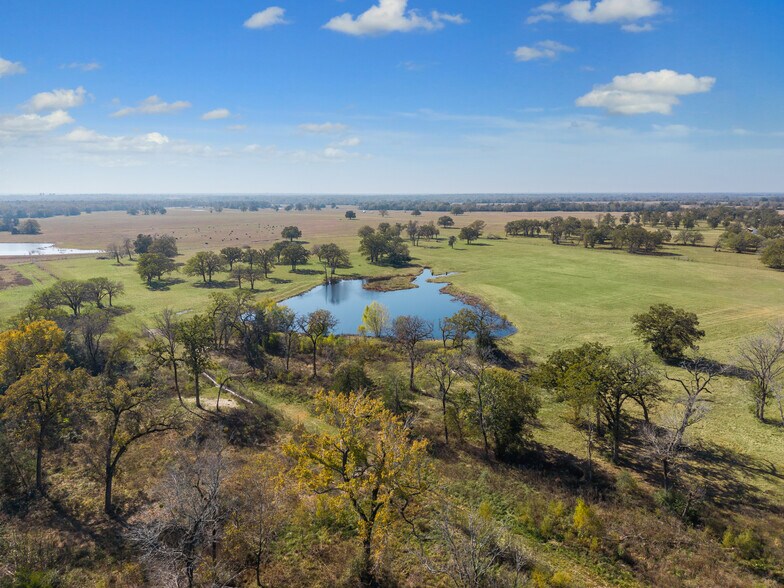 4835 FM 1452 W, Madisonville, TX à vendre - Photo de l’immeuble – Image 1 sur 31
