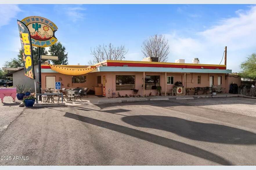 686 N Tegner St, Wickenburg, AZ à vendre - Photo principale – Image 1 sur 21