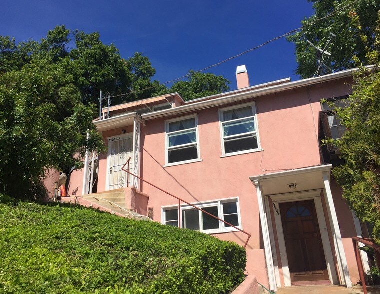 3901 De Longpre Ave, Los Angeles, CA à vendre - Photo de l’immeuble – Image 2 sur 12