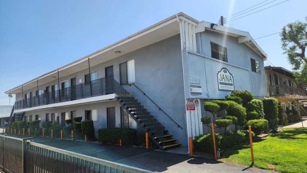 5018-5029 Santa Ana St, Cudahy, CA à vendre - Photo de l’immeuble – Image 2 sur 17