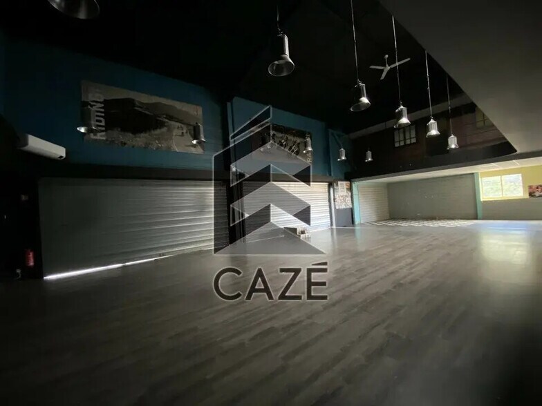 Local d’activités dans Bordeaux à louer - Photo de l’immeuble – Image 2 sur 8