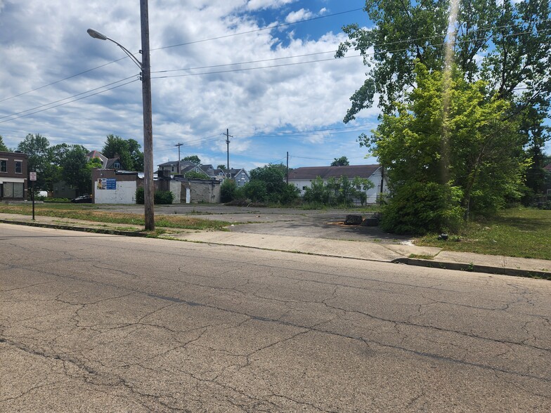 1227-1255 Oak St, Columbus, OH à vendre - Photo de l’immeuble – Image 3 sur 4