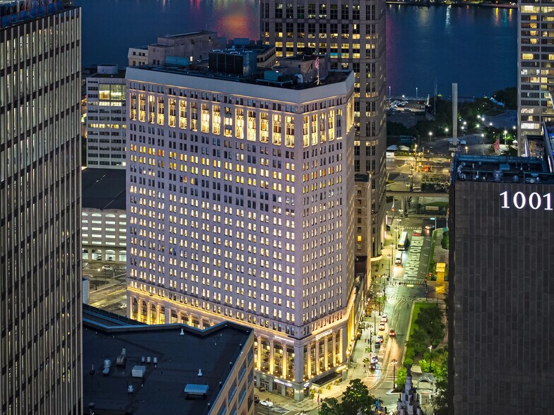 660 Woodward Ave, Detroit, MI à louer - Photo de l’immeuble – Image 3 sur 9