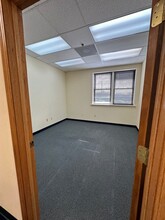 1020 Cedar Ave, St Charles, IL à louer Photo intérieure– Image 1 sur 11