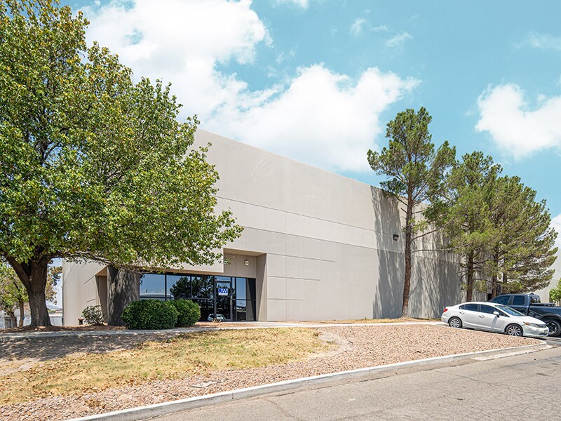 1435 Henry Brennan Dr, El Paso, TX à louer Photo principale– Image 1 sur 2