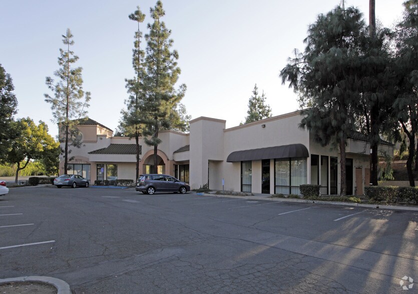 2065 S Escondido Blvd -, Escondido, CA à louer - Photo principale – Image 1 sur 3