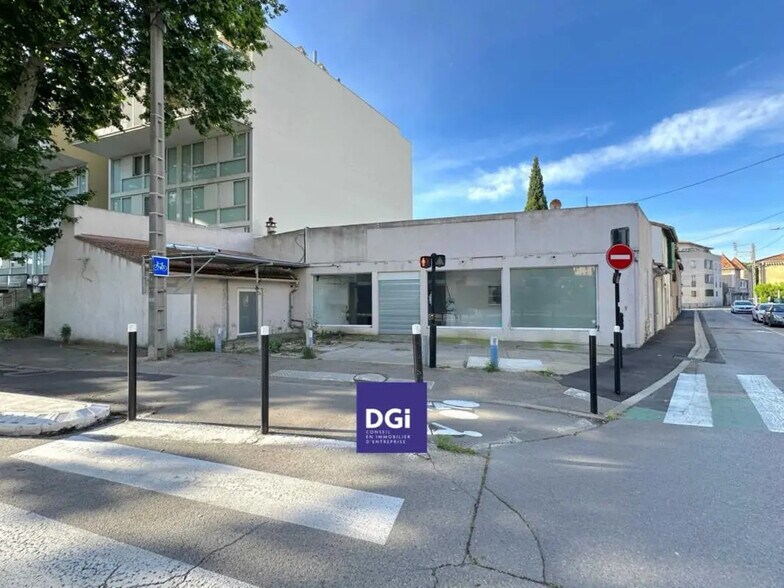 Local commercial dans Nîmes à louer - Photo de l’immeuble – Image 1 sur 7