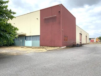 Plus de détails pour Local d'activités à louer