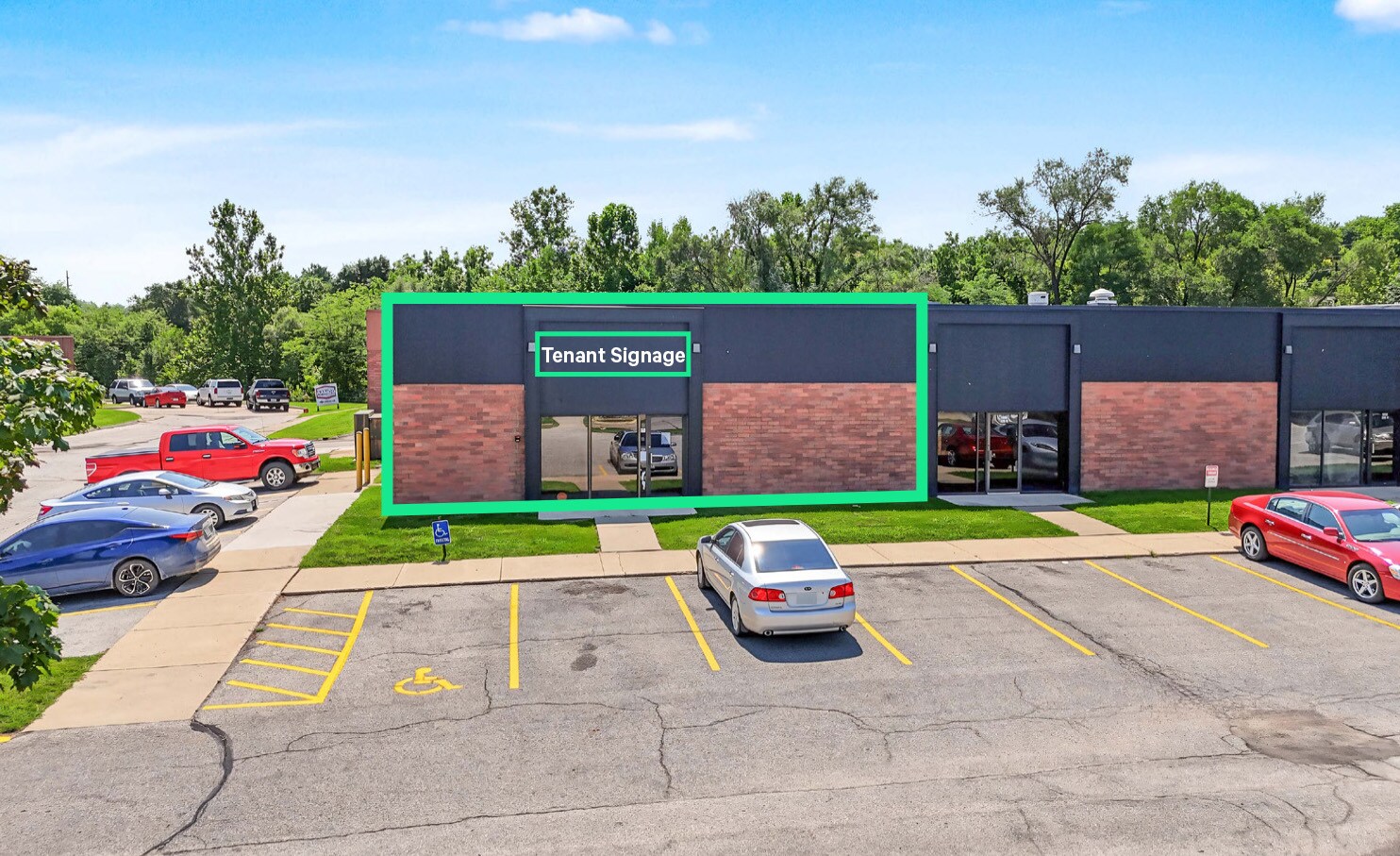 7700 University Blvd, Clive, IA à louer Photo de l’immeuble– Image 1 sur 7