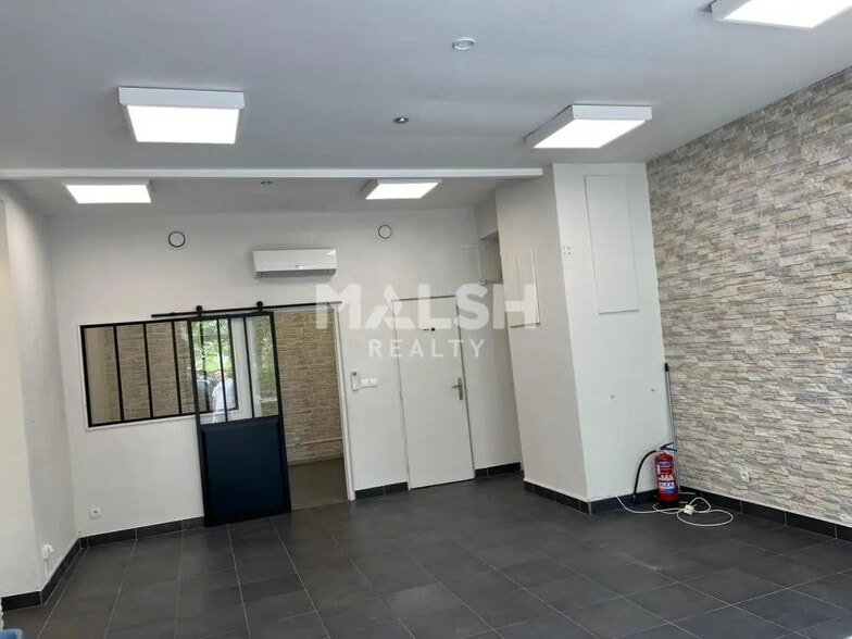 Local commercial dans Villeurbanne à louer - Photo de l’immeuble – Image 3 sur 4