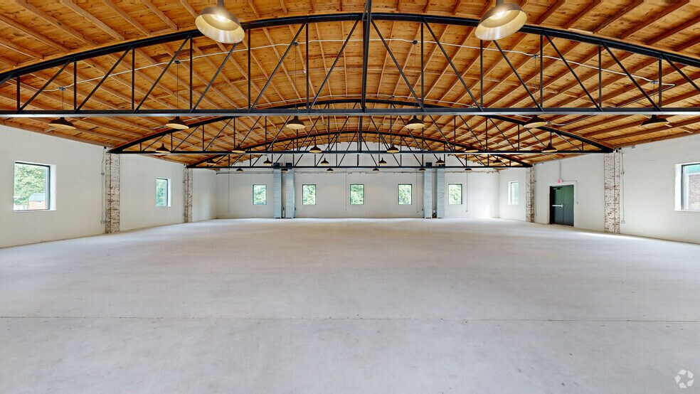 111 Nashville Hwy N, Columbia, TN à vendre - Numérisation 3D Matterport – Image 2 sur 26