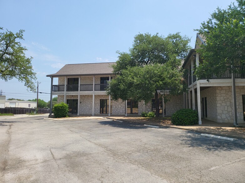 4754 Shavano Oak, San Antonio, TX à louer - Photo de l’immeuble – Image 2 sur 21