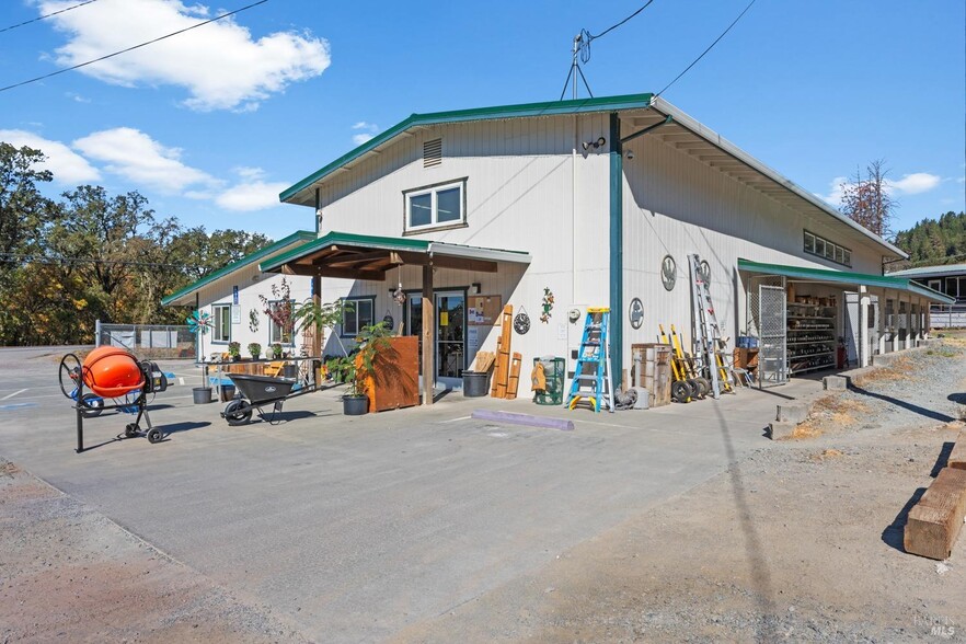 44321 N Highway 101, Laytonville, CA à vendre - Photo de l’immeuble – Image 3 sur 43