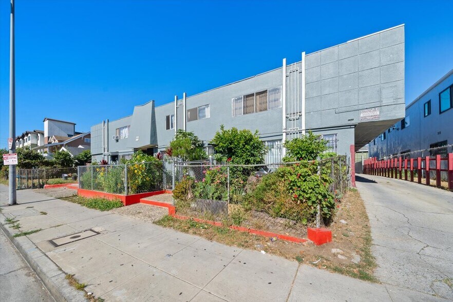 1531 S Arlington Ave, Los Angeles, CA à vendre - Photo de l’immeuble – Image 2 sur 19