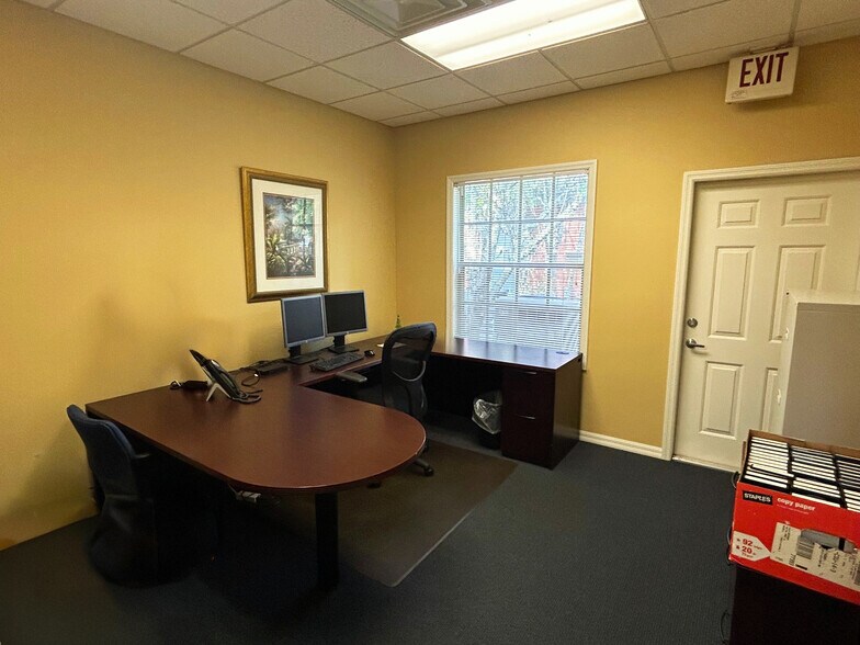 3600 NW 43rd St, Gainesville, FL à louer - Photo de l’immeuble – Image 3 sur 5