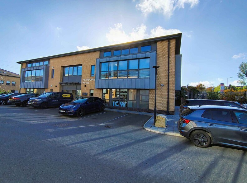 478 Castlereagh Rd, Belfast à vendre - Photo principale – Image 1 sur 1