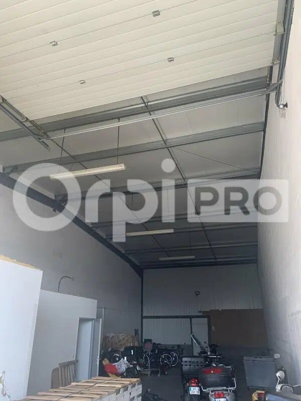 Plus de détails pour Local d'activités à louer