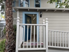 200 W Victoria St, Santa Barbara, CA à louer Photo de l’immeuble– Image 1 sur 11