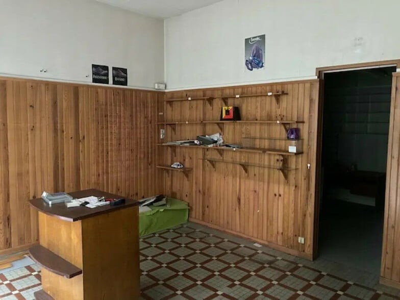 Local commercial dans Tours à louer - Photo de l’immeuble – Image 2 sur 2