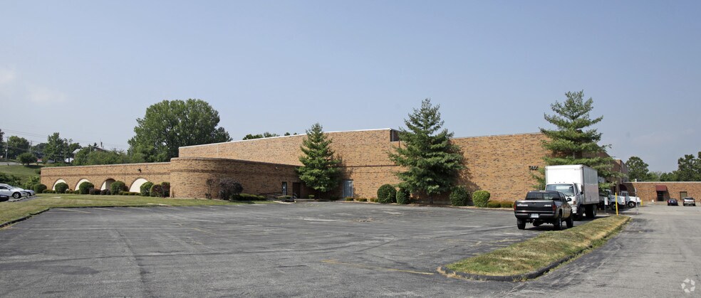 3801 McKelvey Rd, Bridgeton, MO à louer - Photo principale – Image 1 sur 6