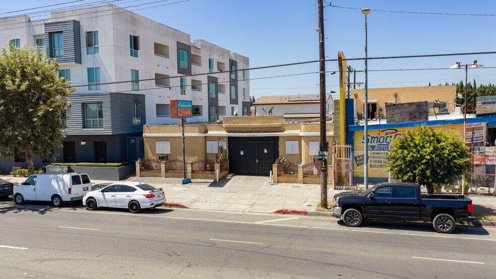7617 S Figueroa St, Los Angeles, CA à vendre - Photo de l’immeuble – Image 3 sur 10