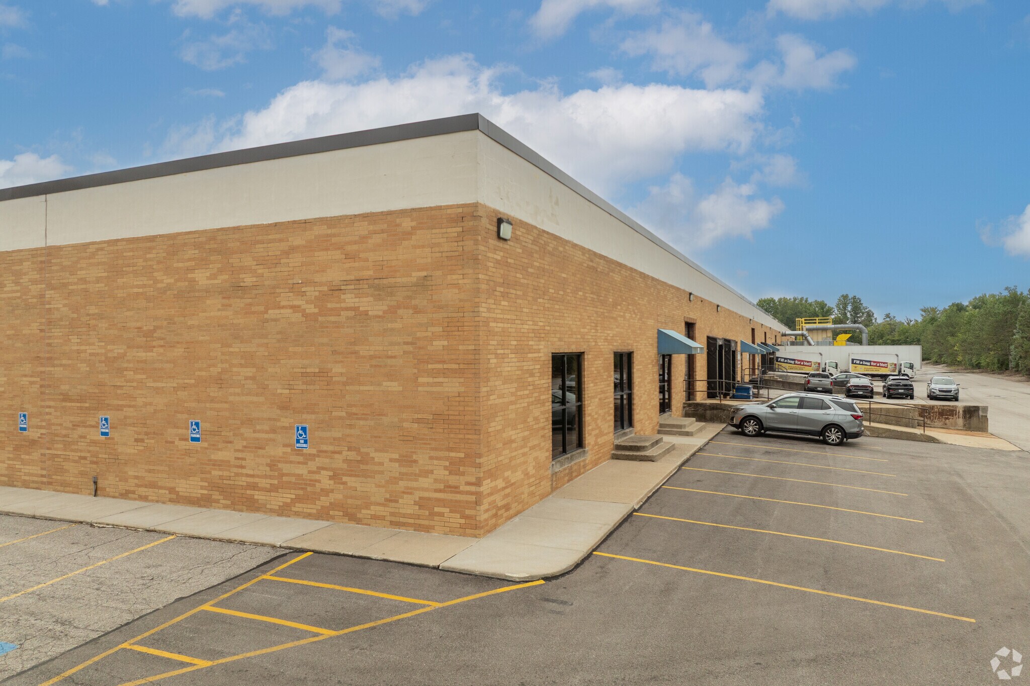 6892 Snowville Rd, Brecksville, OH à vendre Photo principale– Image 1 sur 1